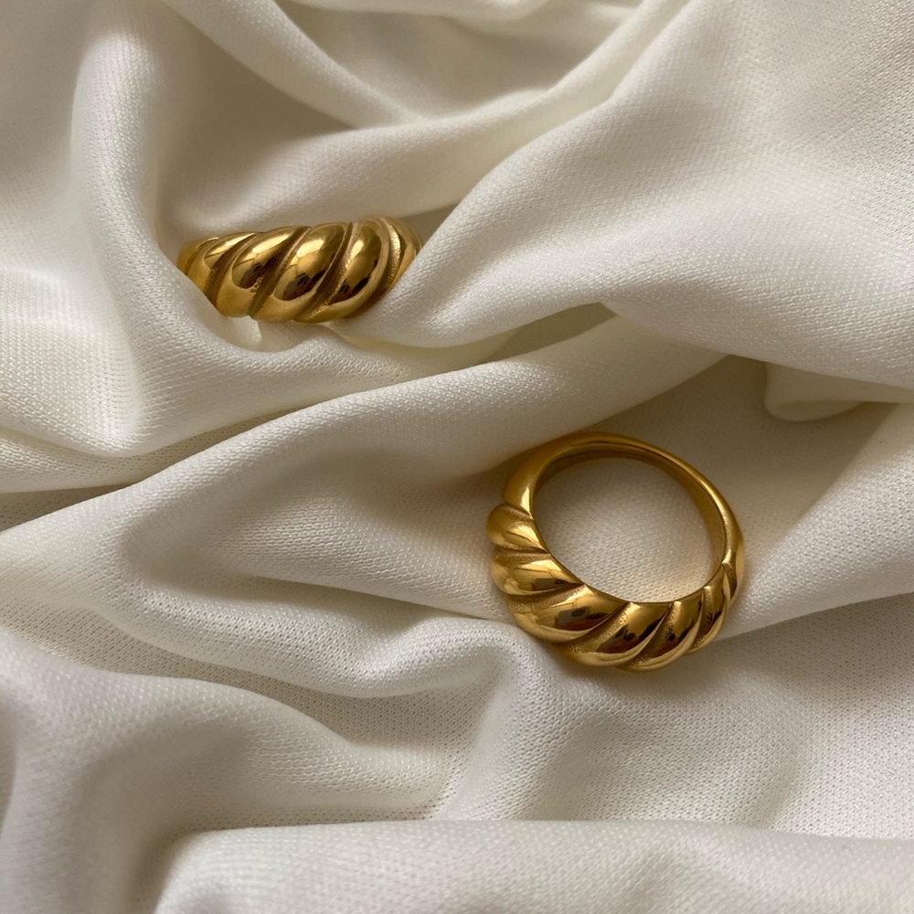 Croissant Ring